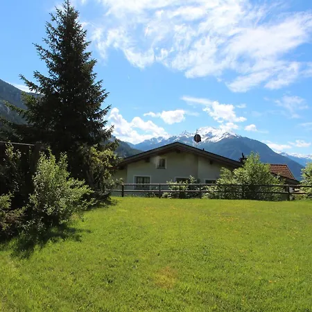 Familienunterkunft Arnika In Lantsch-lenz-lenzerheide 公寓 *